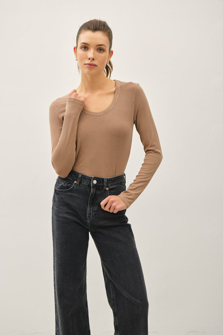 Amber L/S Scoop Neck Tee