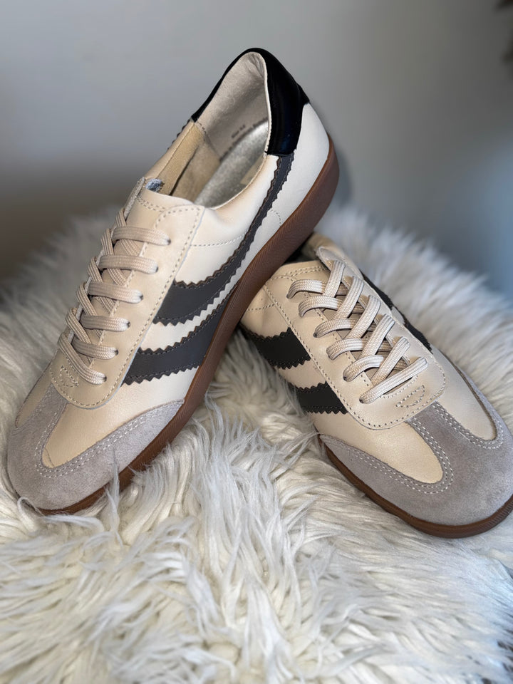 Dolly Dolce Vita Contrast Sneaker