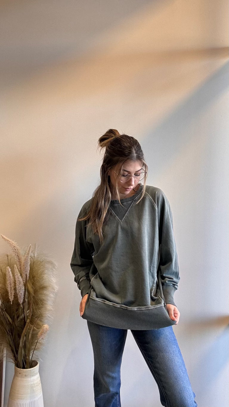 Jade Pigment Dyed Crewneck with Pockets