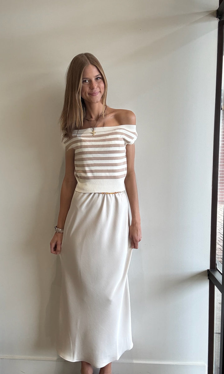 Carry Boat Neckline Cropped Tee