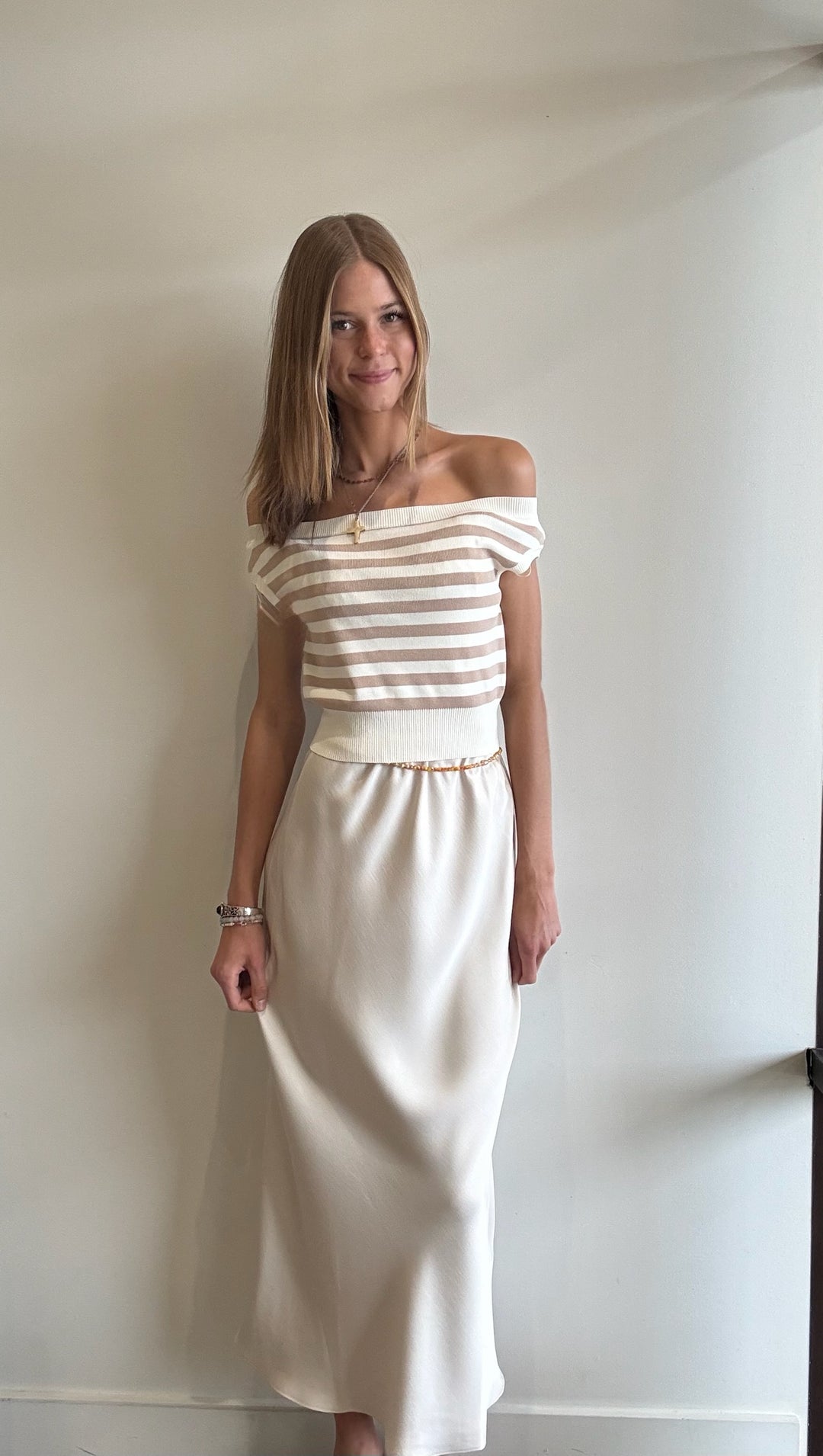 Carry Boat Neckline Cropped Tee