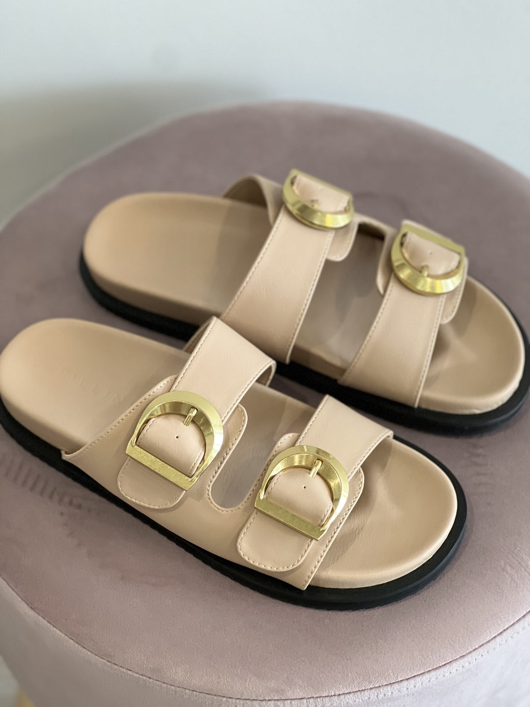 Amyra Butter Gold Buckle Slide